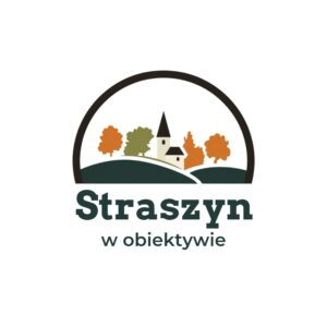 Logo konkursu przedstawiające wzgórza, drzewa jesienne oraz budynek z wieżą oraz nazwę konkursu Straszyn w obiektywie
