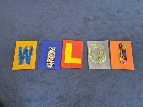 Nazwa grupy "Wilgi" w wykonaniu dzieci z tej grupy.